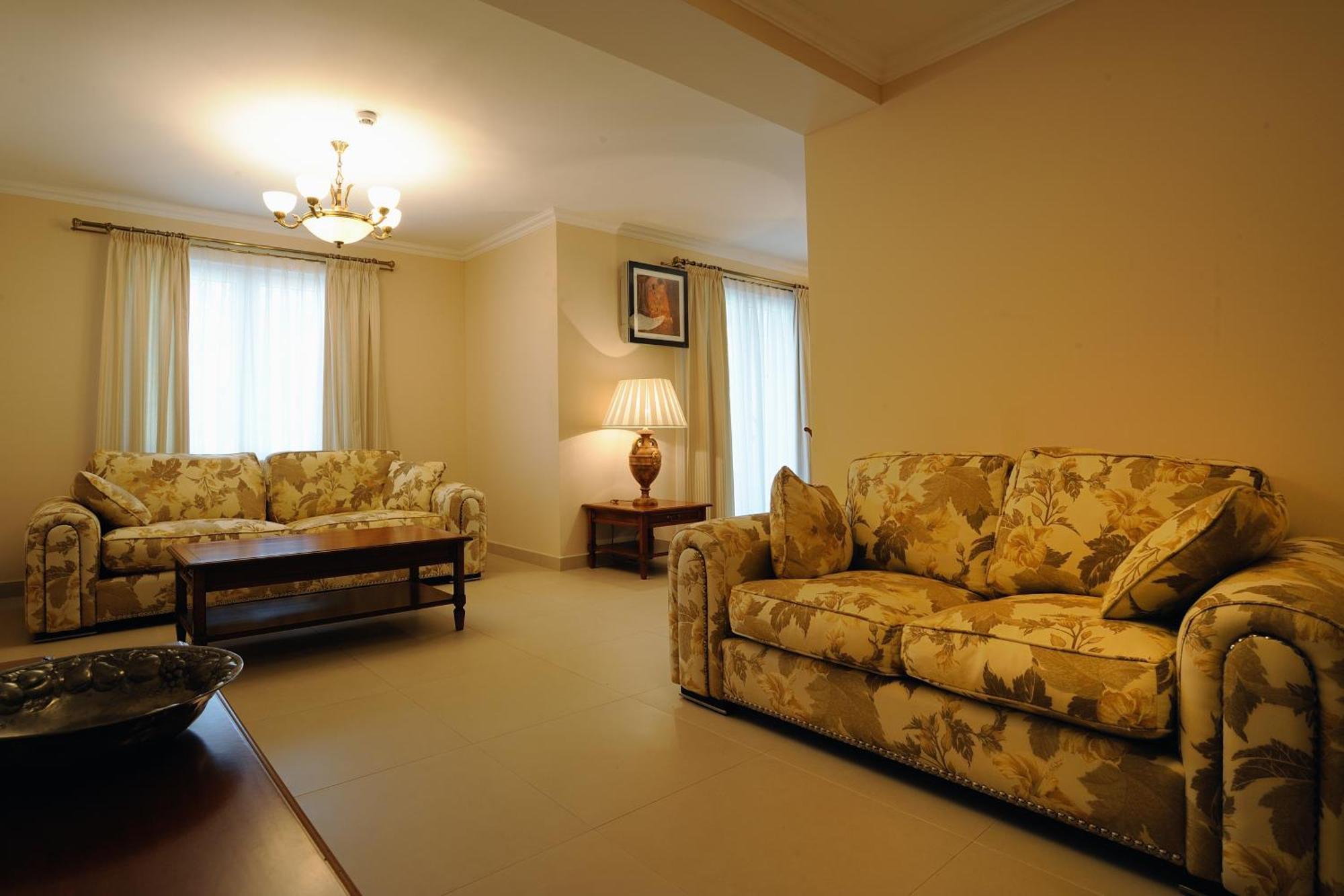 Hotel Solitudo Uble Extérieur photo