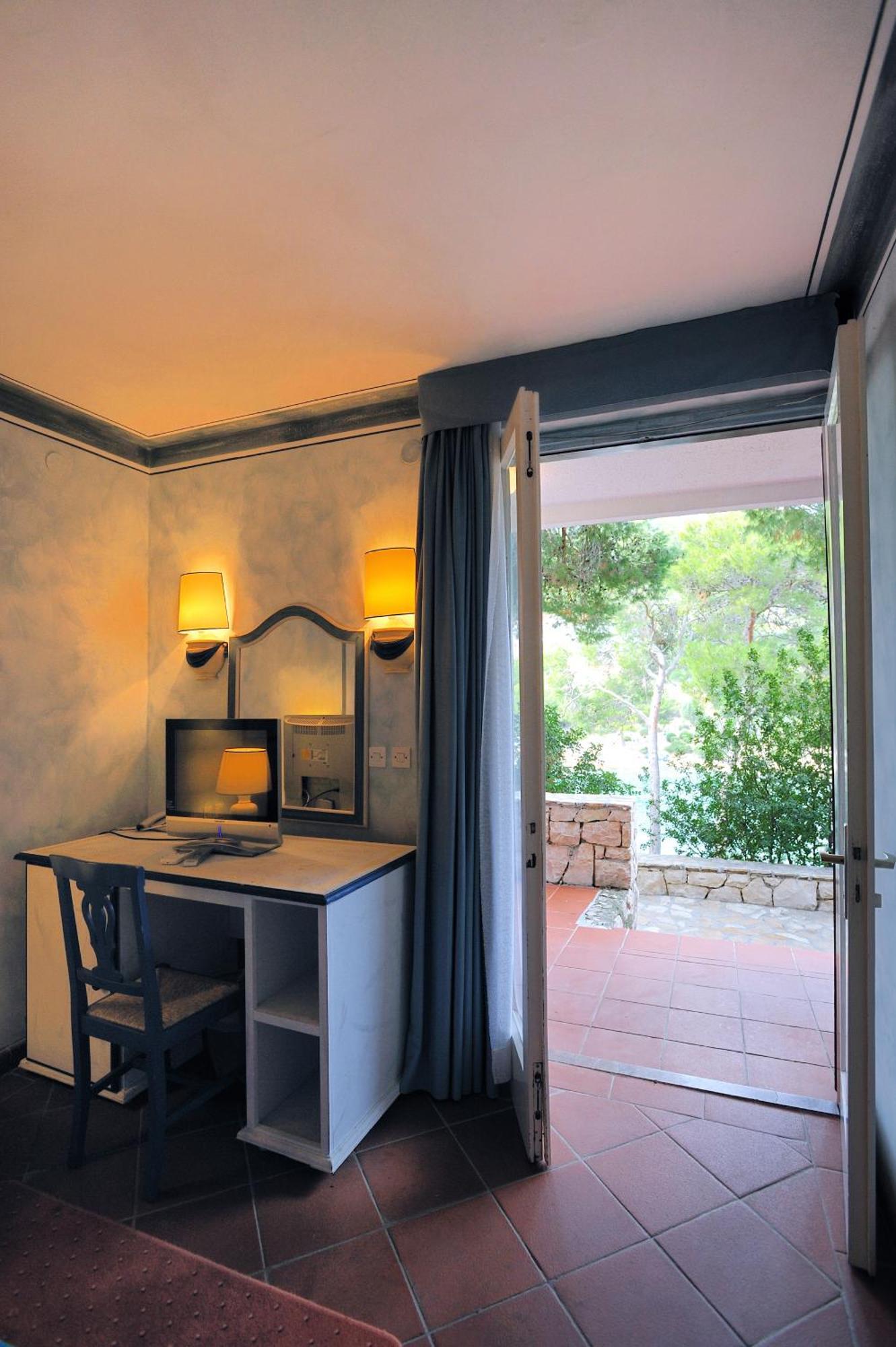 Hotel Solitudo Uble Extérieur photo