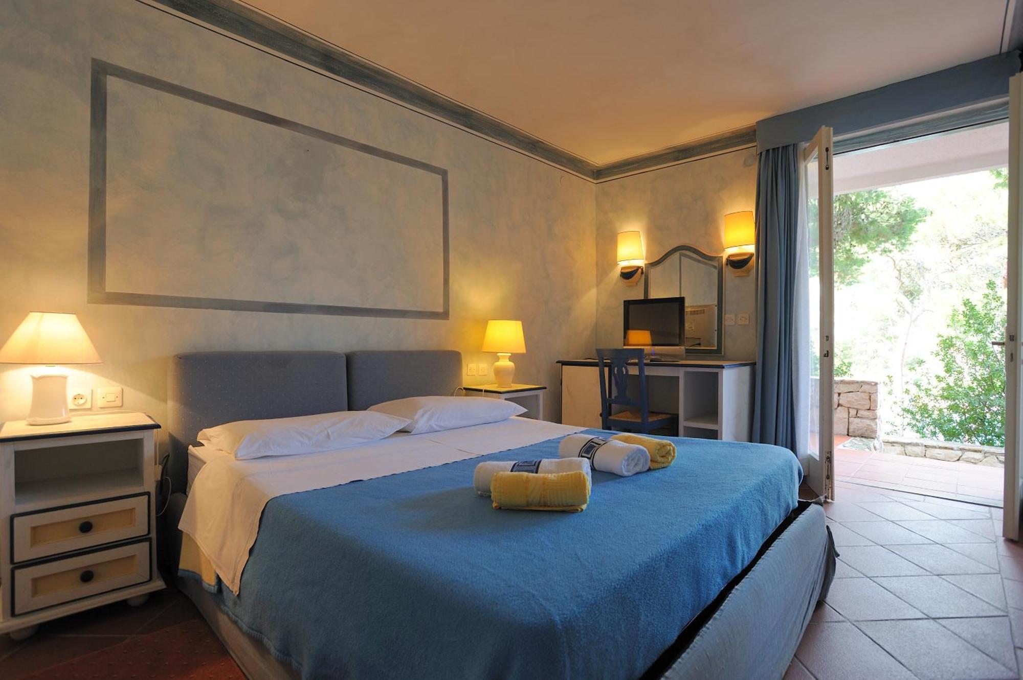 Hotel Solitudo Uble Extérieur photo