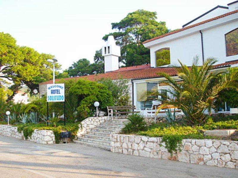 Hotel Solitudo Uble Extérieur photo