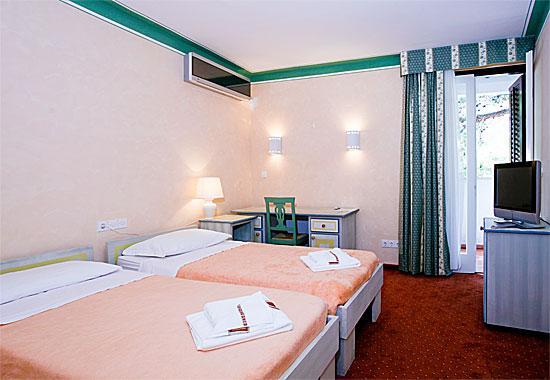 Hotel Solitudo Uble Extérieur photo